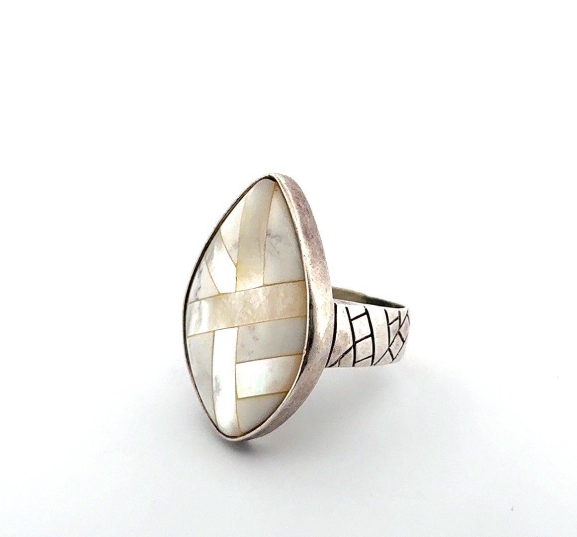 Size: 8 Silpada Retired 925 Sterling Silver White Pearl Ring #R3060 12.6g