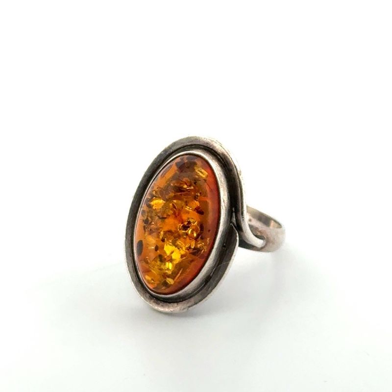 Size: 8.5 Oval Amber 925 Sterling Silver Ring 7g