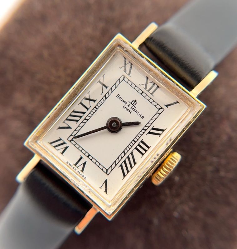 13.5mm Baume &amp; Mercier 14k Yellow Gold Manual-Wind Ladies Swiss Made Wristwatch