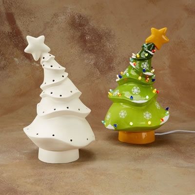 LARGE ANIMATED CHRISTMAS TREE