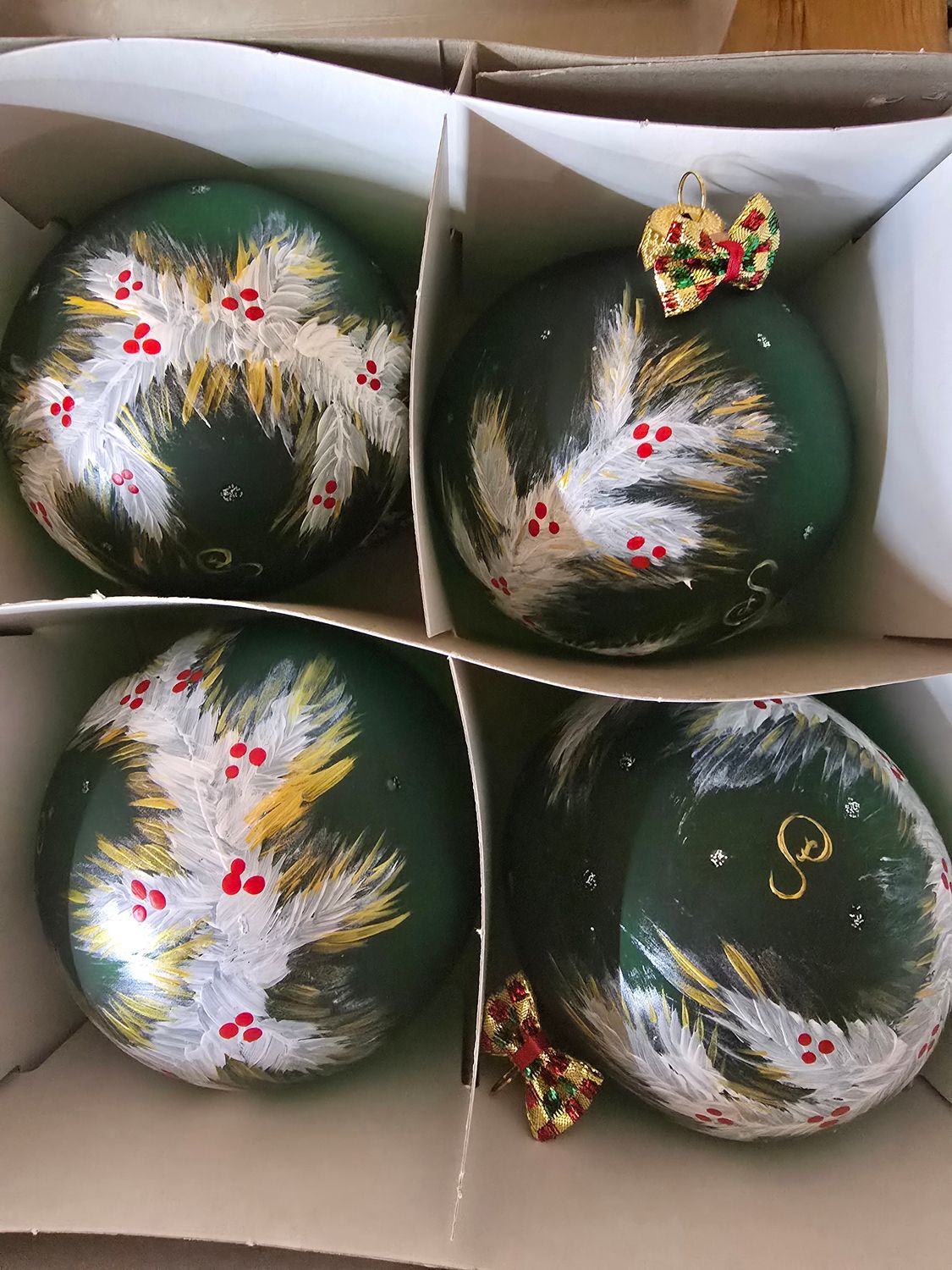 BOMBKI ŚWIĄTECZNE 4 SZT