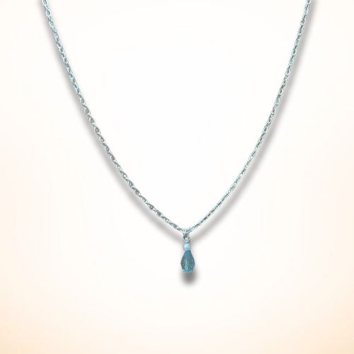 Small Pearl Pendant Necklace