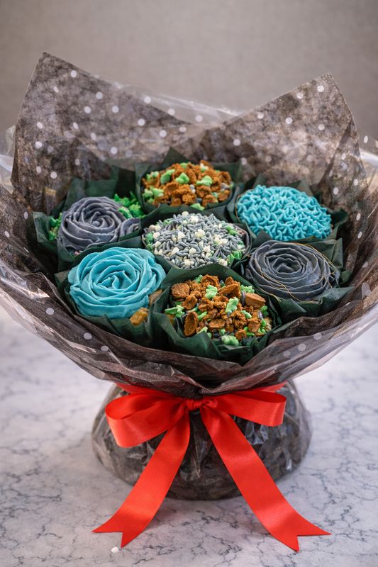 CUPCAKES &amp; CUPCAKE BOUQUETS