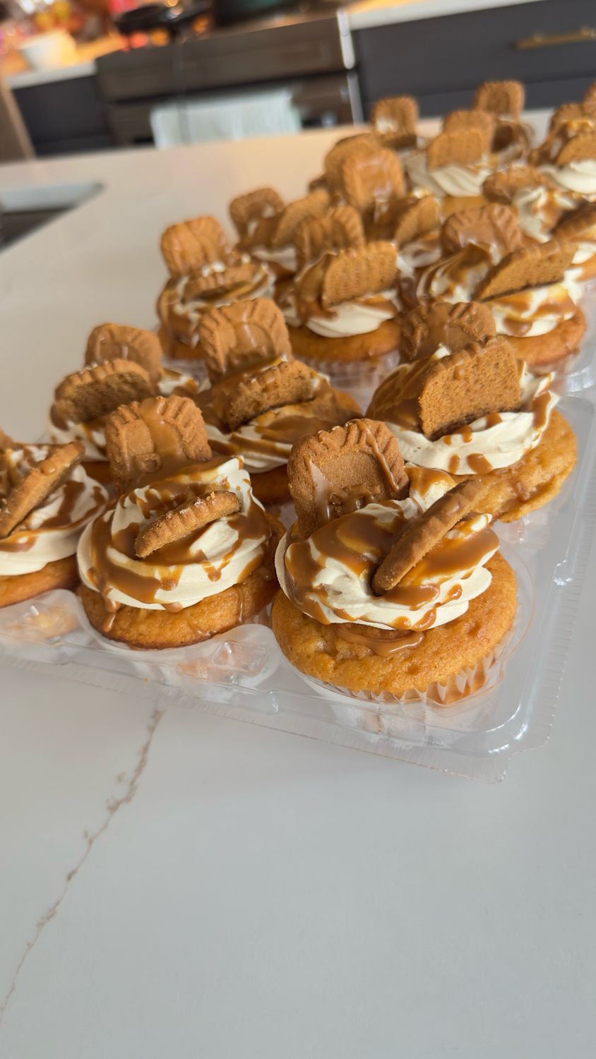 Cupcakes: Toppings or Floral