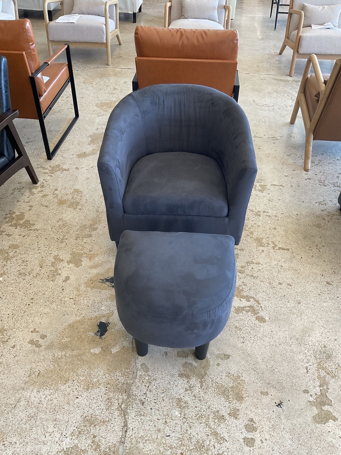Gray kids chair w/ ottoman