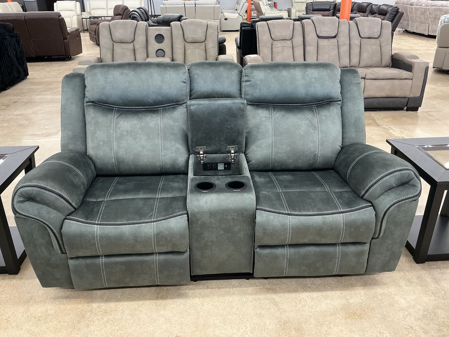 Palm Manuel Reclining Loveseat