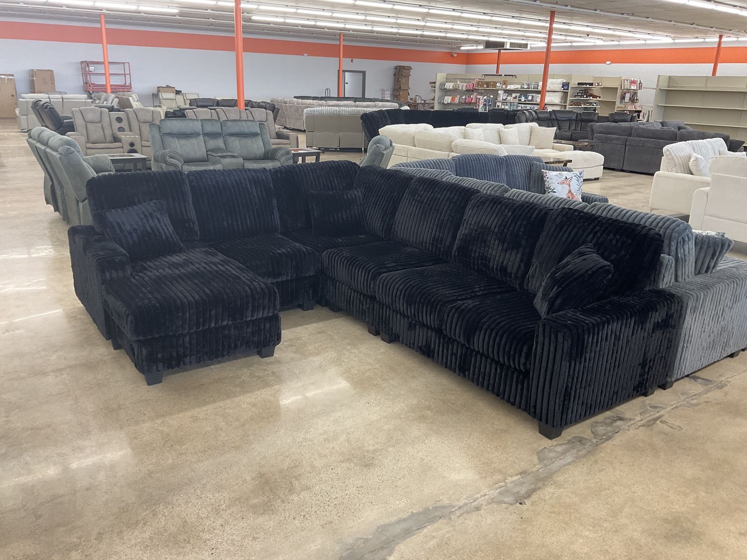 Rana black sectional