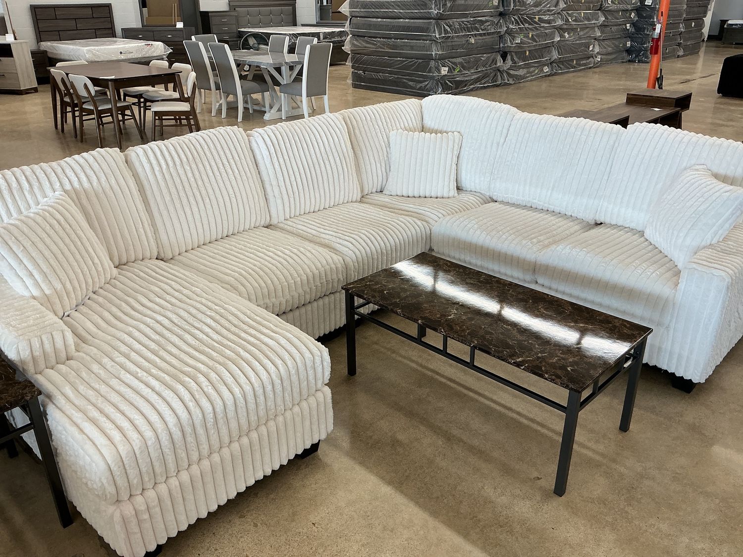 Rana Sectional with Chaise (white)