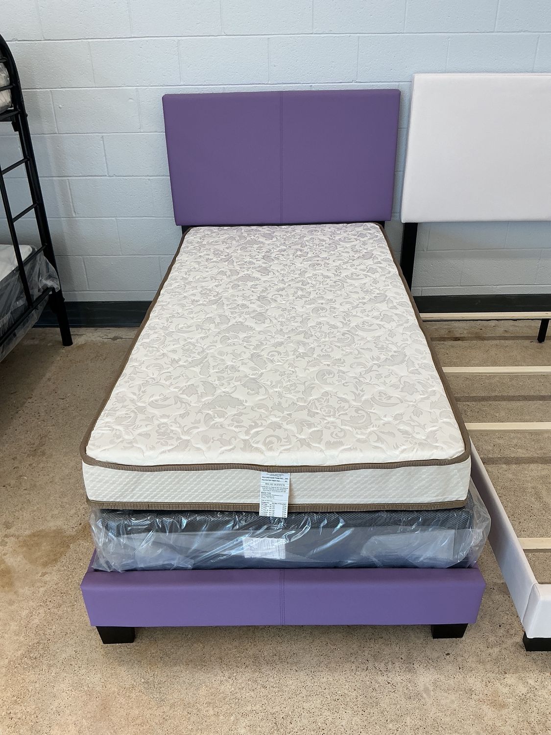 Wade Upholstered Bed (PURPLE)