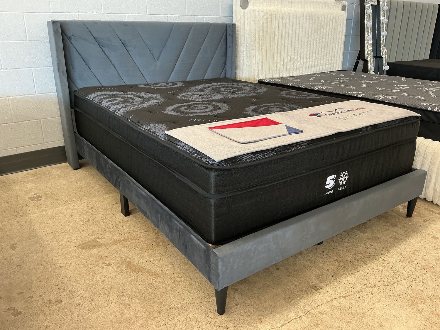 Chevron Bed (GRAY)