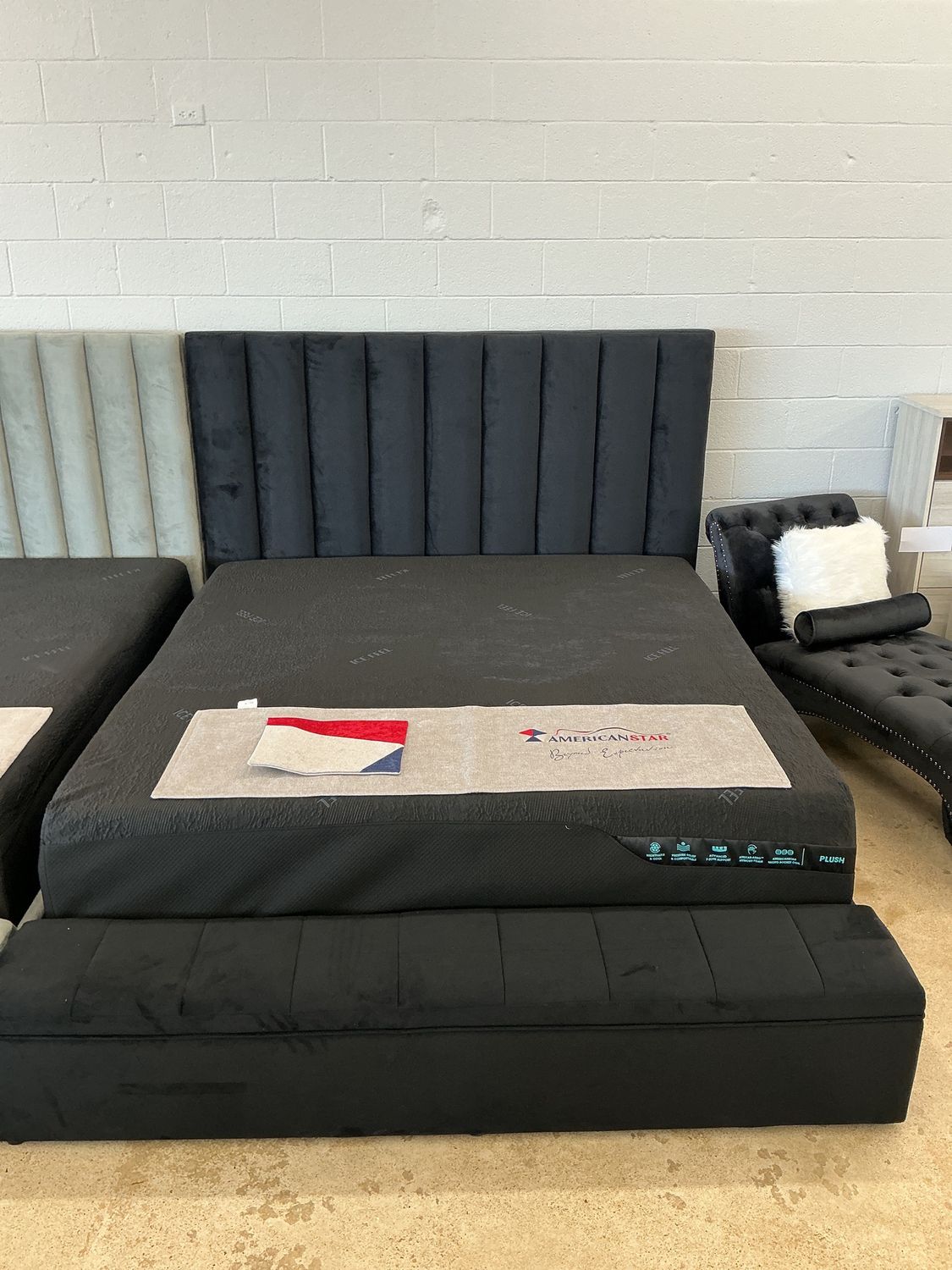 Jane Upholstered King Bed (BLACK)