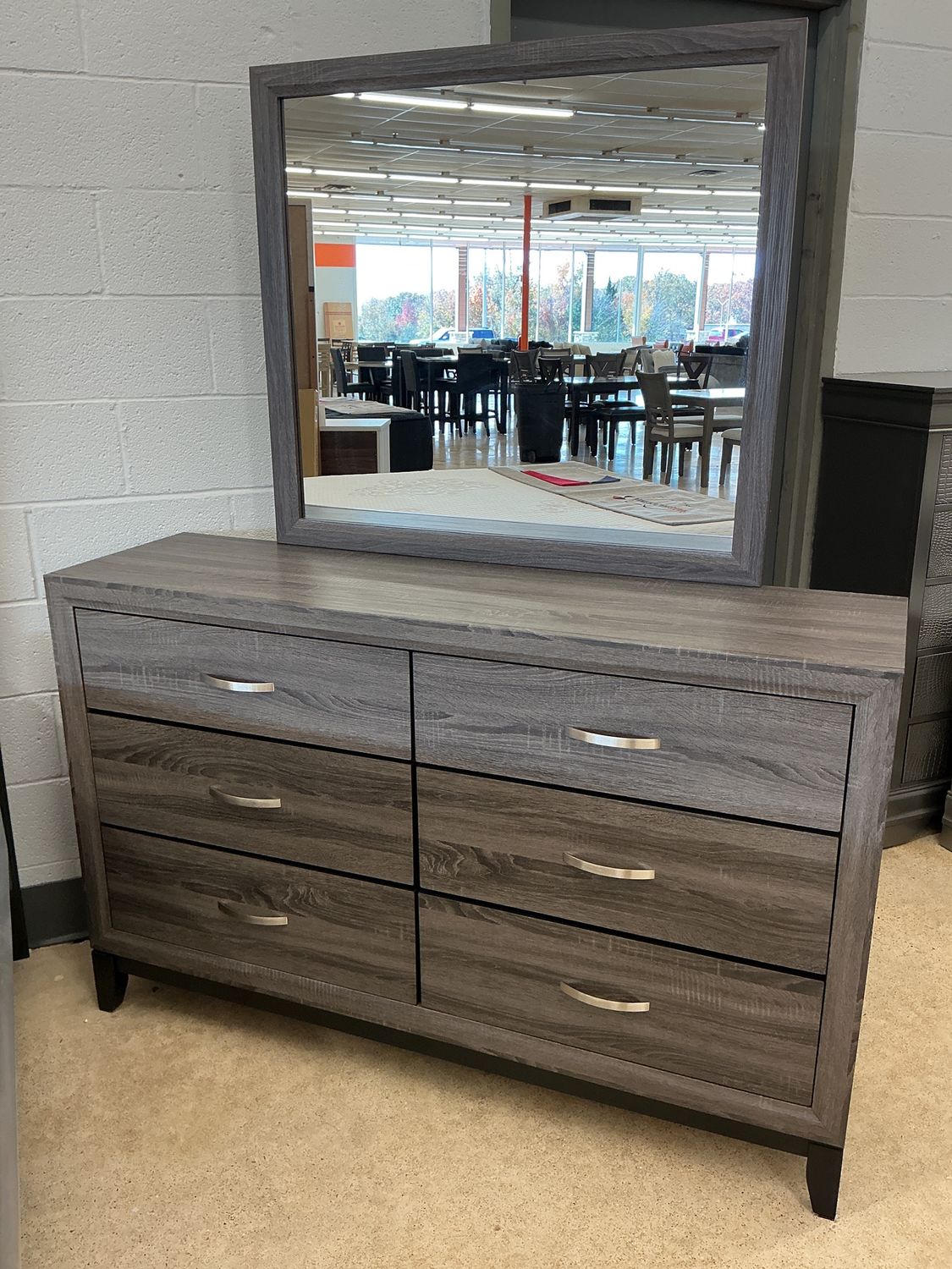 Oak Bluff Dresser w/Mirror