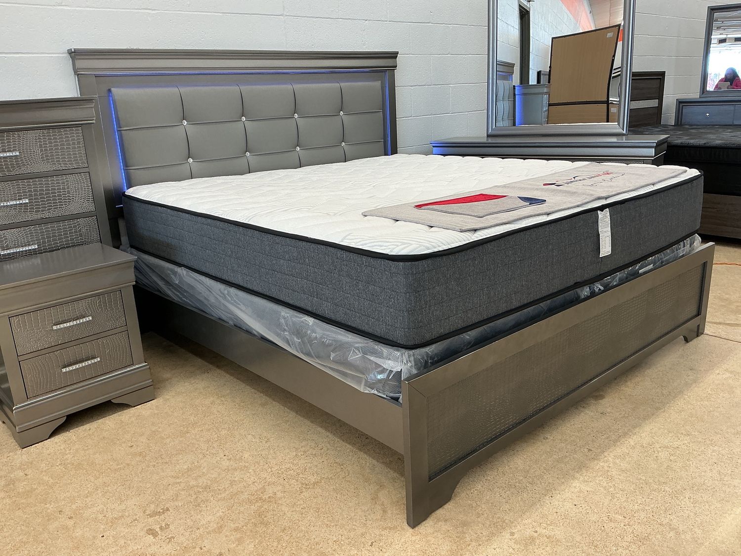 Arya Bed