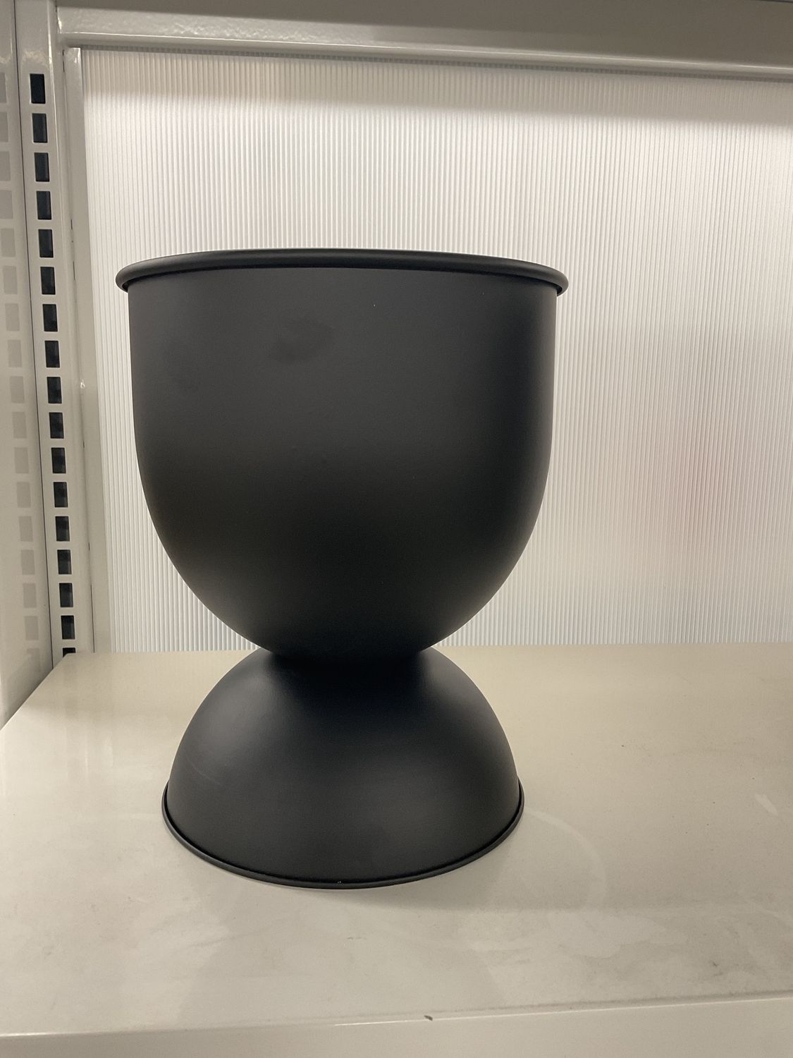 Lonnie Metal Urn Planter, Size: Small