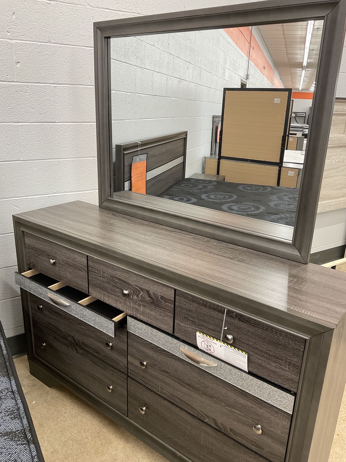 Berea dresser w/mirror