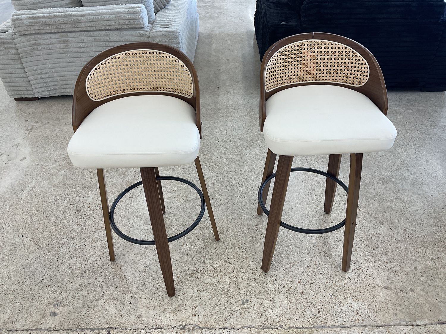 Rattan Bar Stools Set