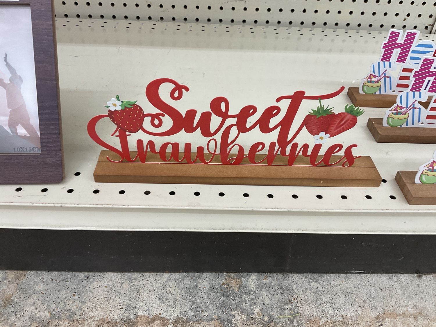 Sweet Strawberries Decor