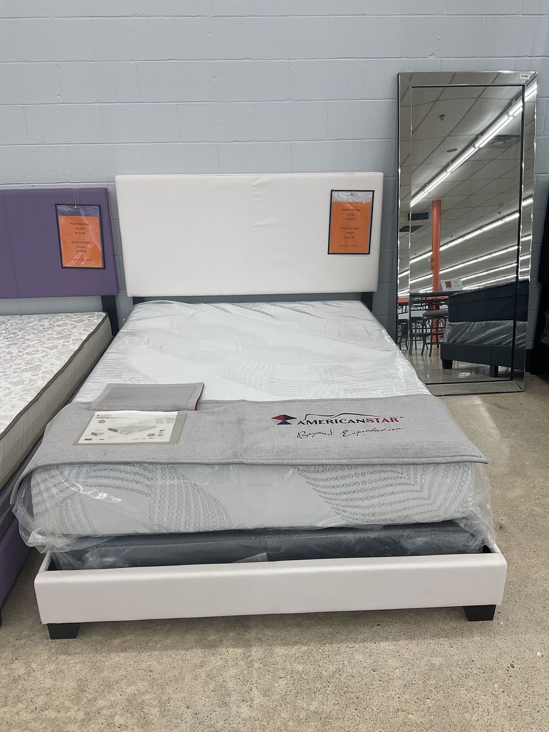 Wade Upholstered Bed (WHITE)