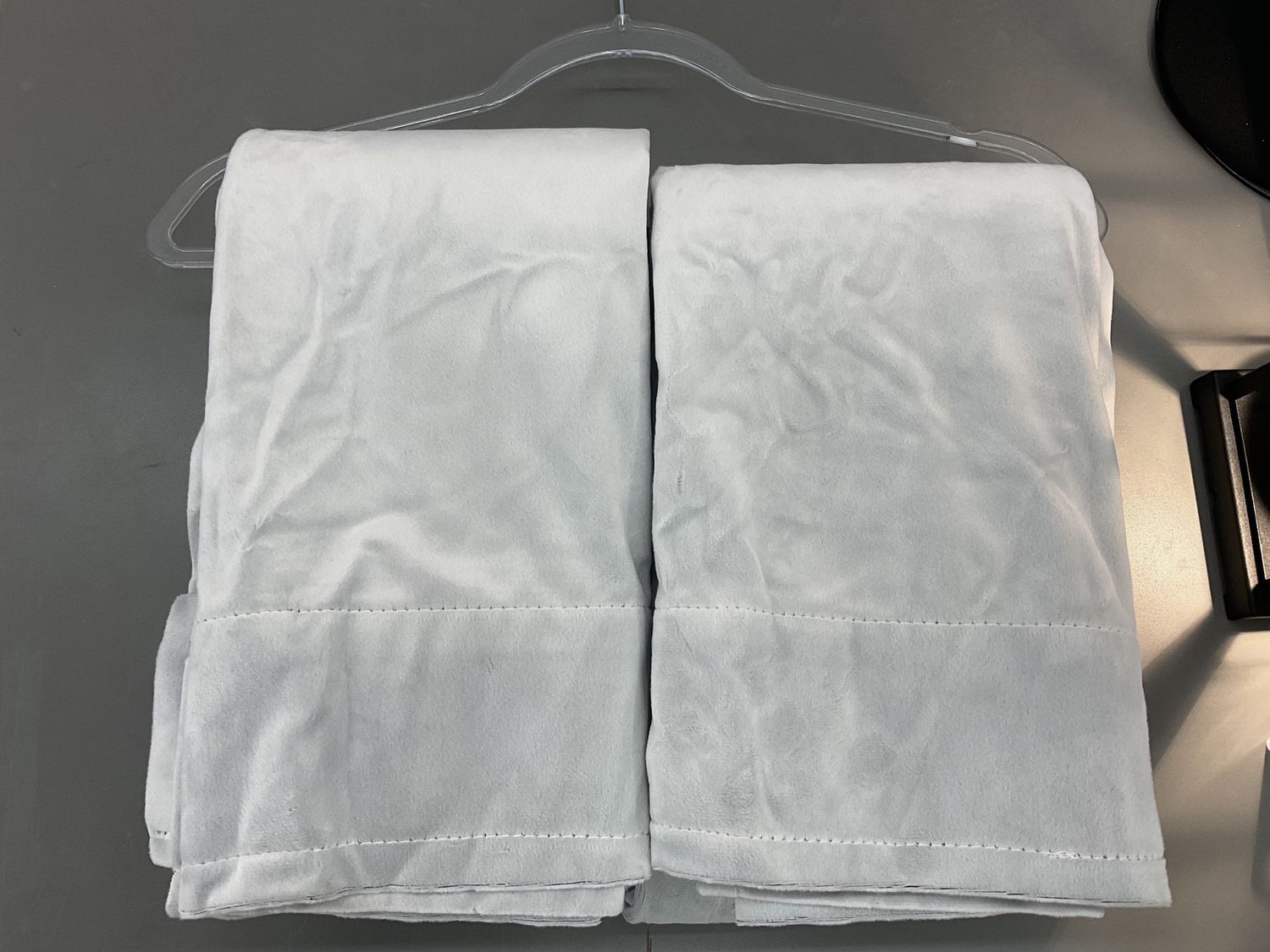 Ike velvet solid 80% blackout 52x84