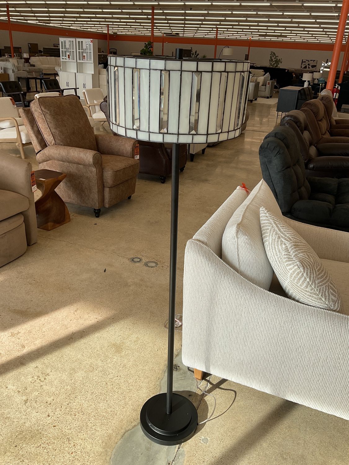 Alvis floor lamp