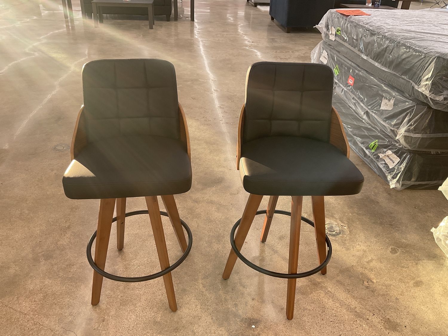 Pautauros 26in bar stools