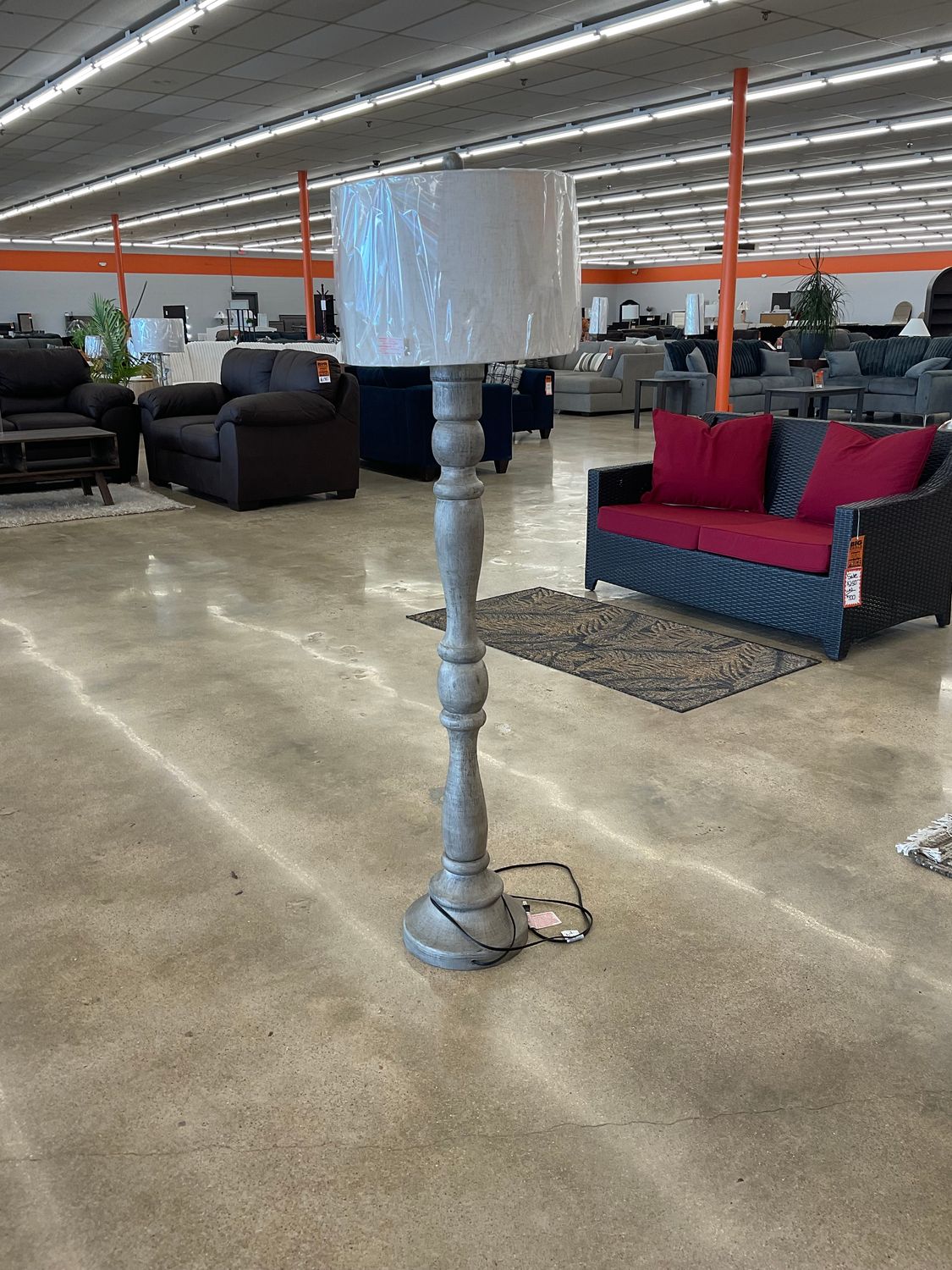 Therapy cross-mill baluster floor lamp