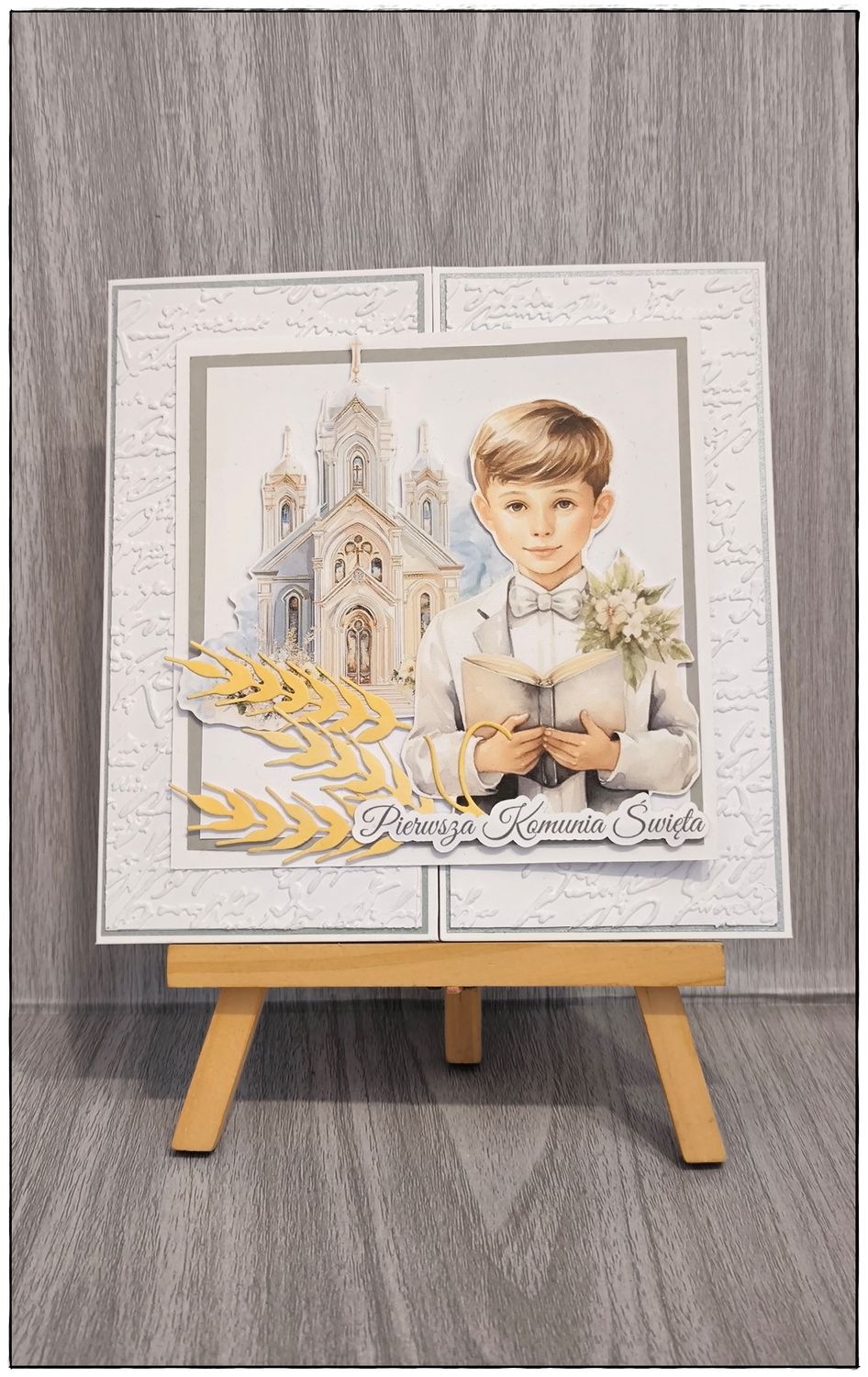 Kartka komunijna "Chłopiec z księgą"