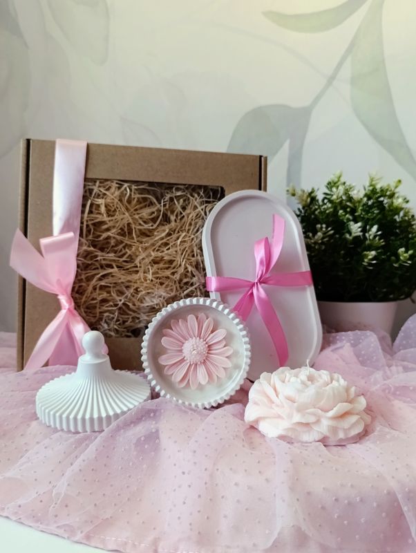 Zestaw Prezentowy z Kwiatem Piwonii