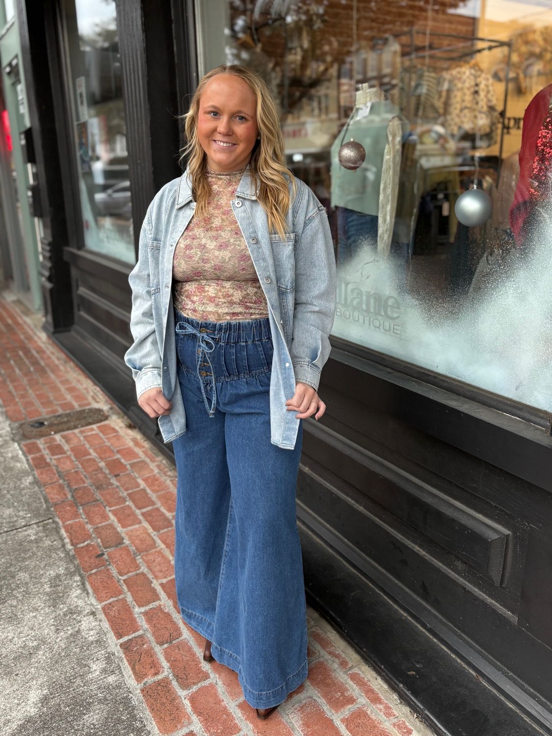 PLEATED YOKE PULL ON JEANS