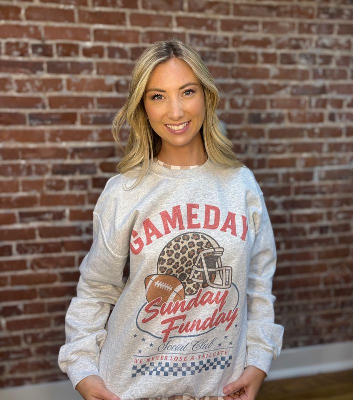 GAMEDAY SUNDAY FUNDAY GRAPHIC SWEATSHIRT