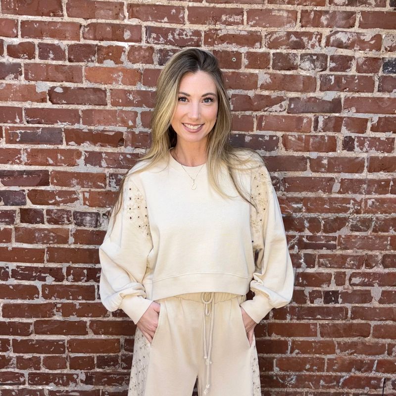 SOFT SAND EYELET L/S SWEATSHIRT