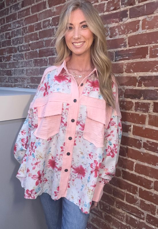 BREEZED GARDENS MIXED FLORAL BUTTON DOWN TOP