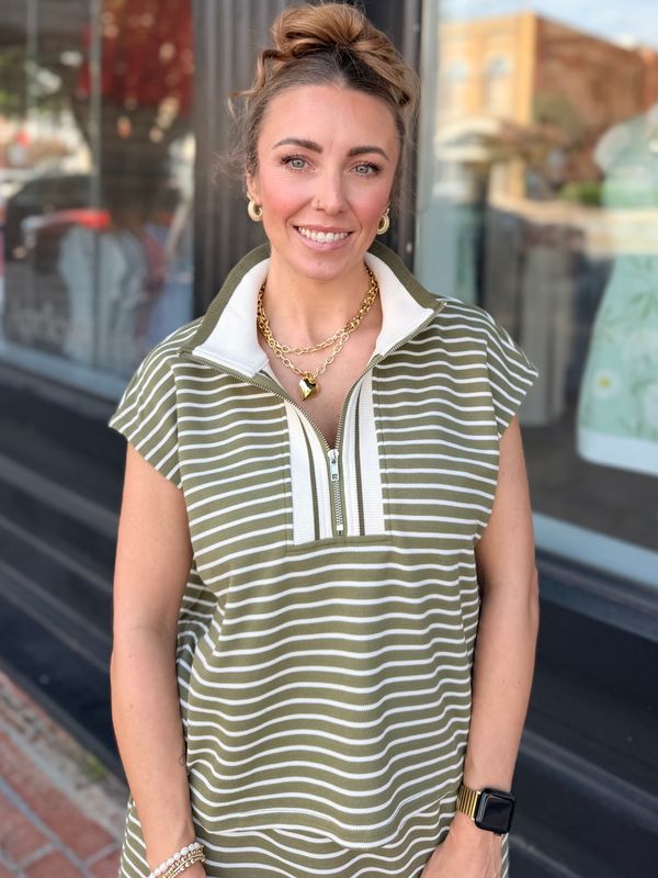 QUARTER ZIP SLEEVELESS GOLF TOP