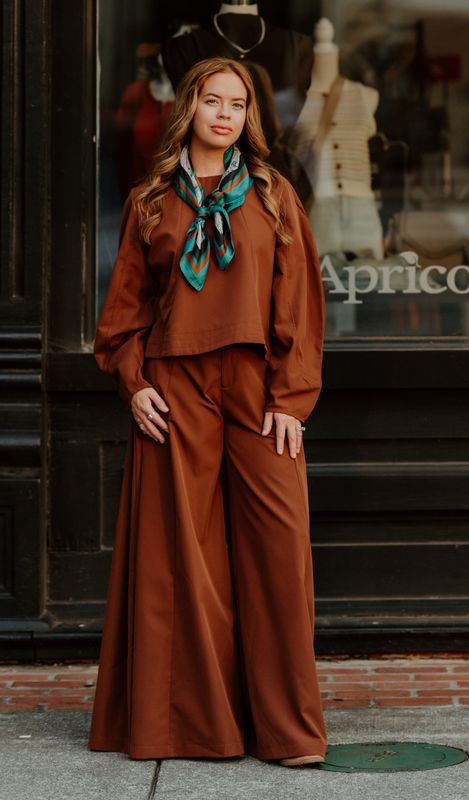 MOCHA MUSE VOLUME SLEEVE TOP