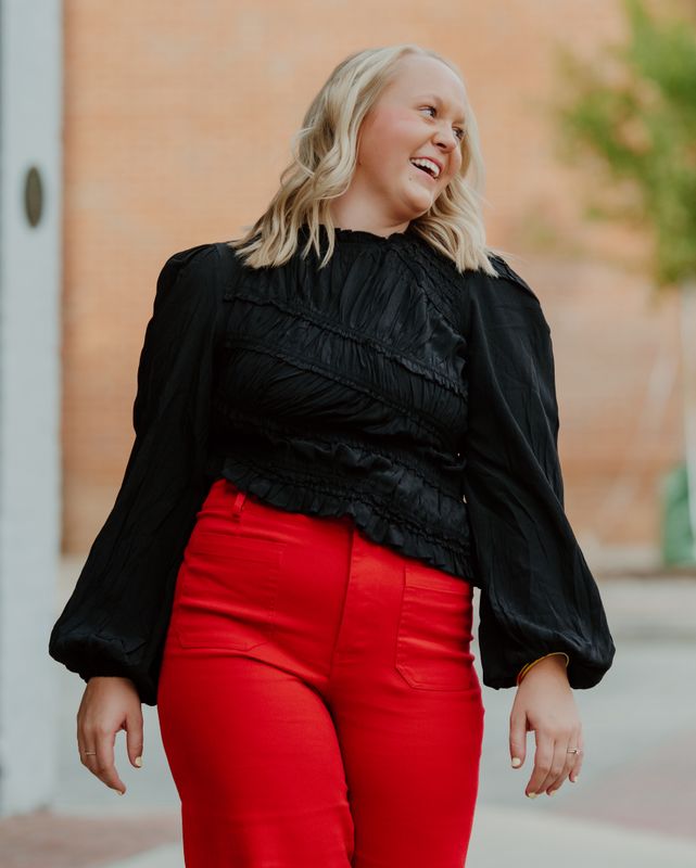 NOIR ROMANCE SMOCKED BLOUSE