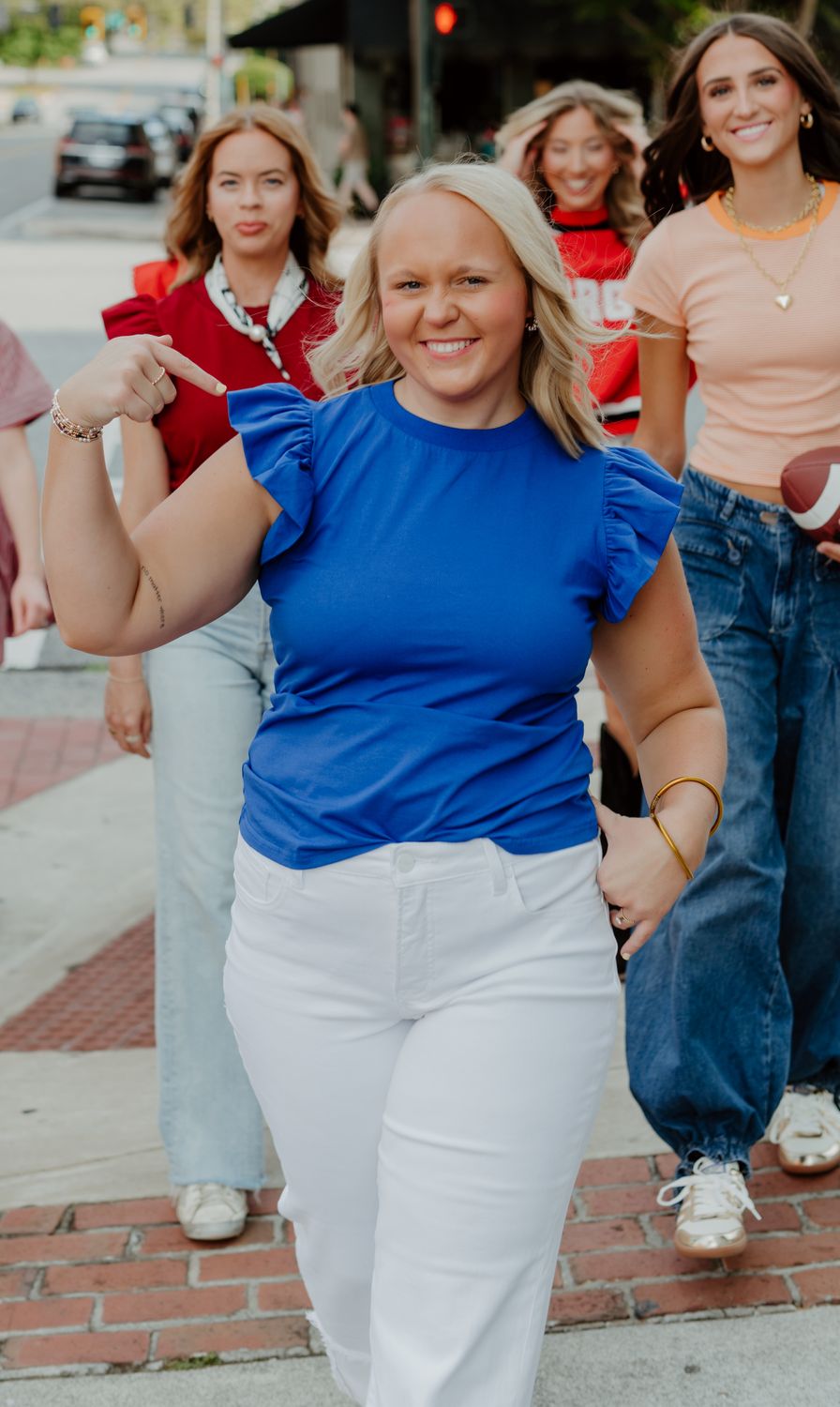MODEL TEE TOP