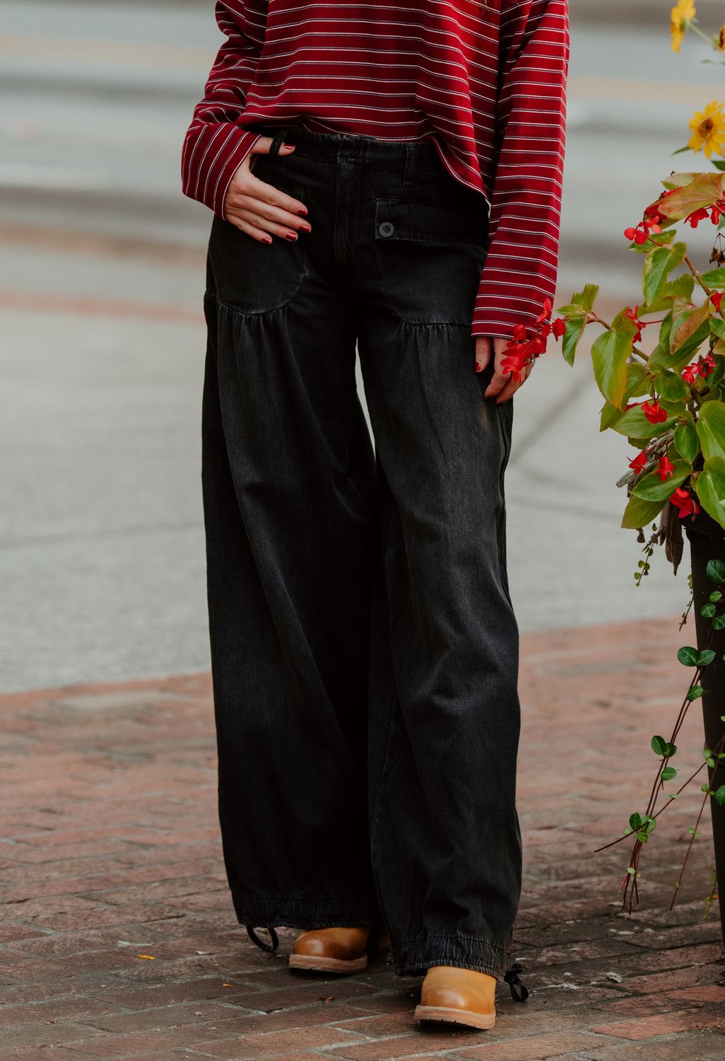LOTUS JEAN SMOKESHOW