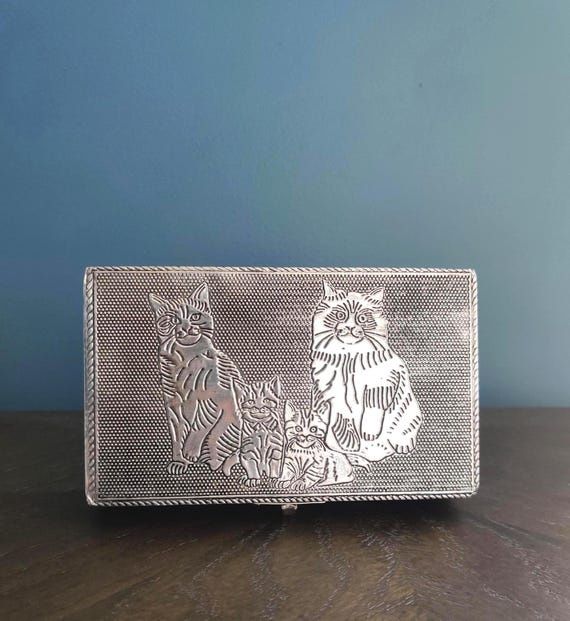 Vintage Box With Red Velvet Interior &amp; Cat Print Engraving