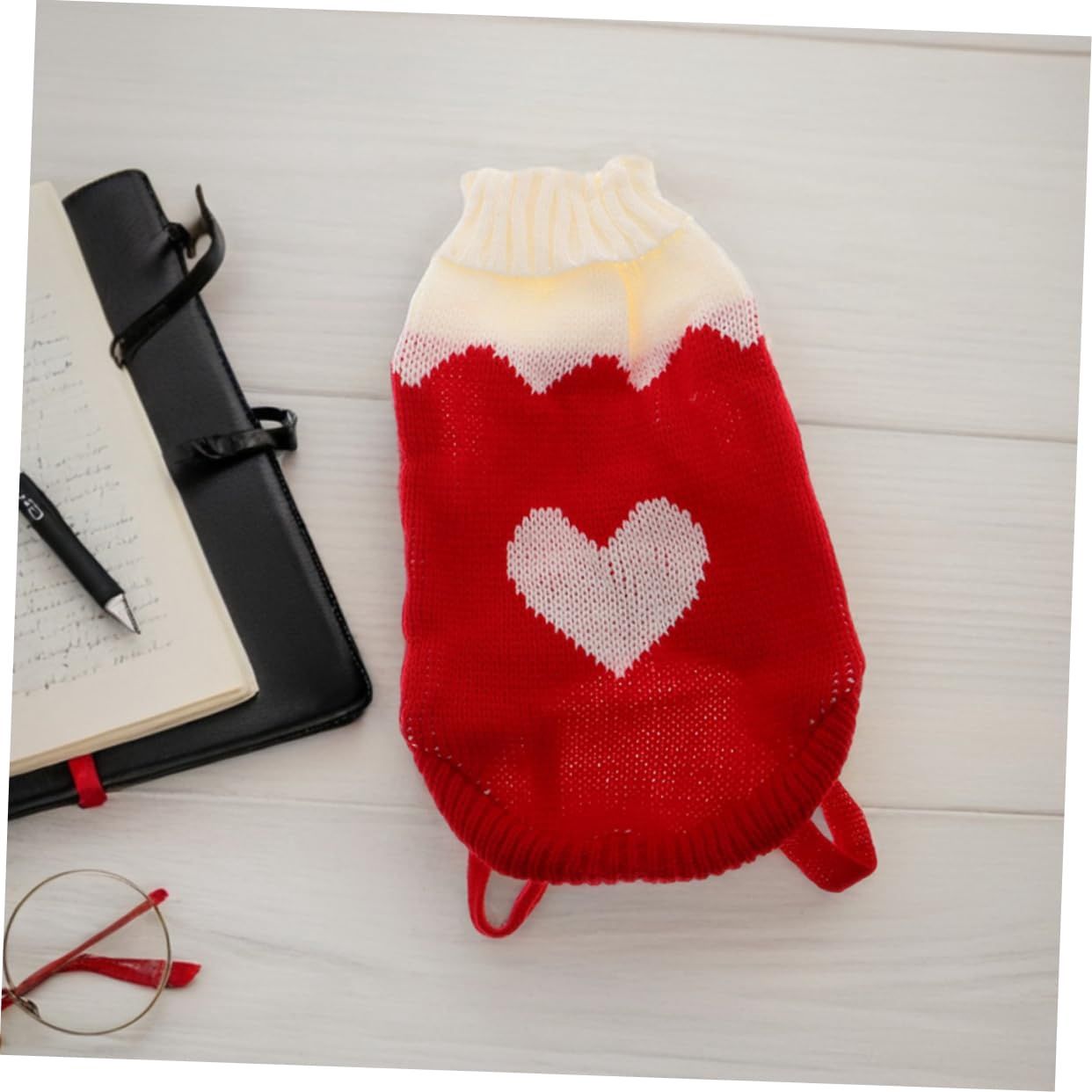 Red Sweater &amp; White Heart, Size: XL