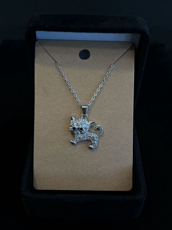 Silver Cat Necklace (Black Eyes)