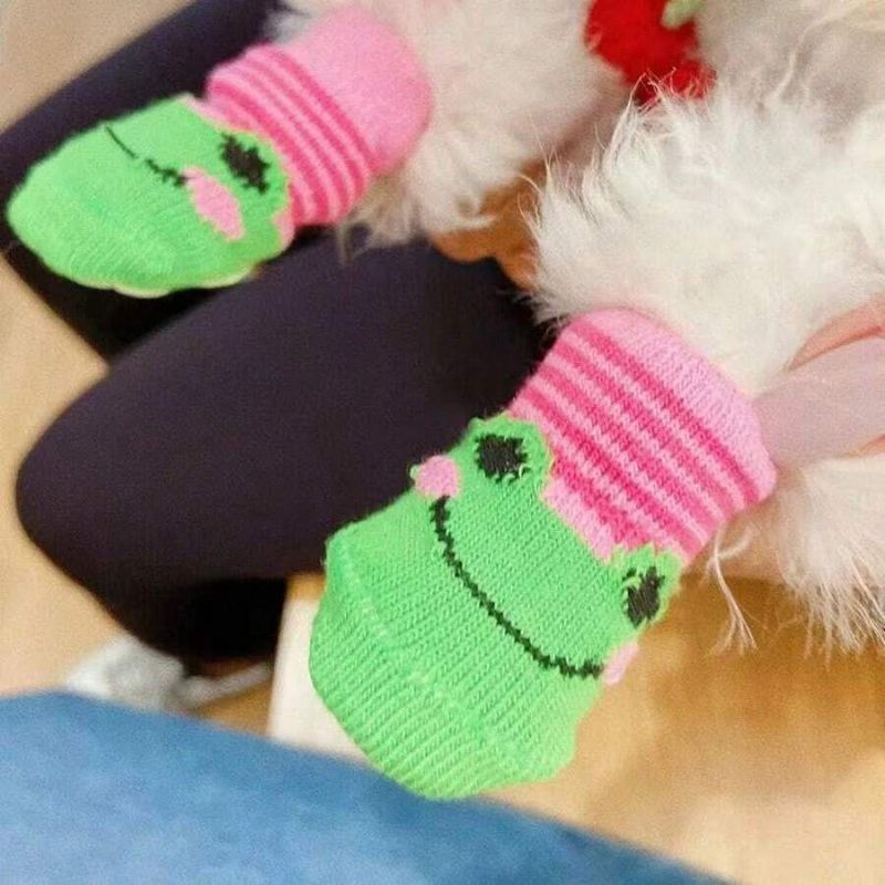 Green frog socks
