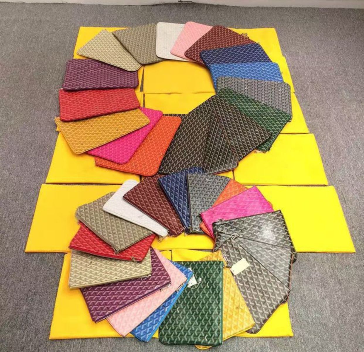 Pochette 1 Piccola - 17 Colori