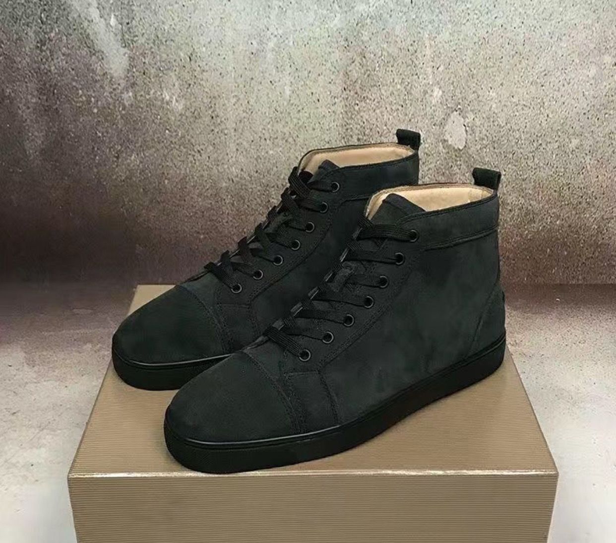 Sneakers 2 Alte - 13 Tipi