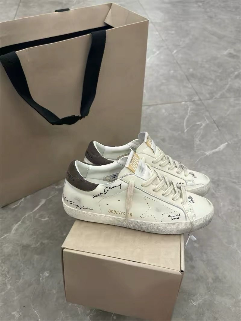 Sneakers 56