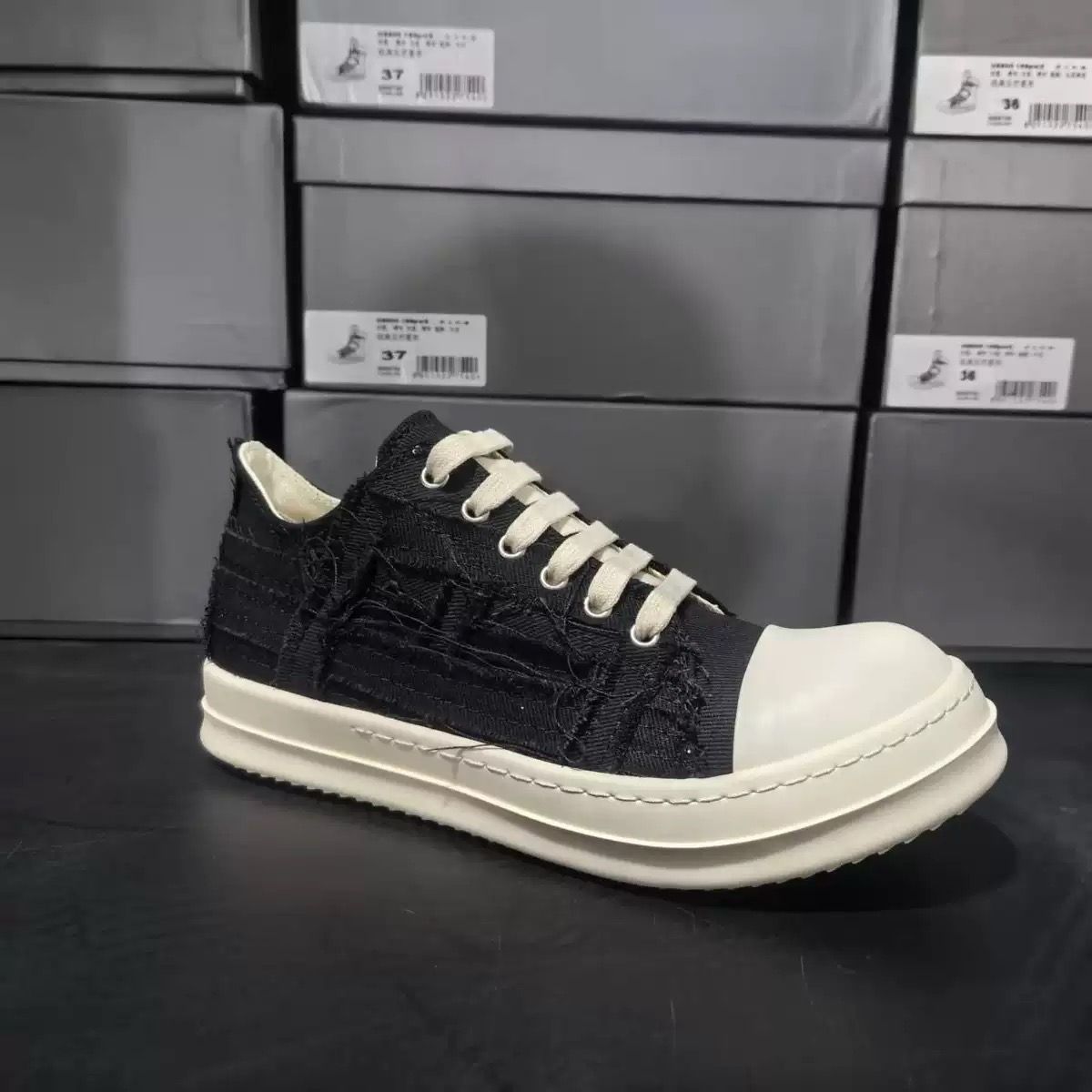 Sneakers 209
