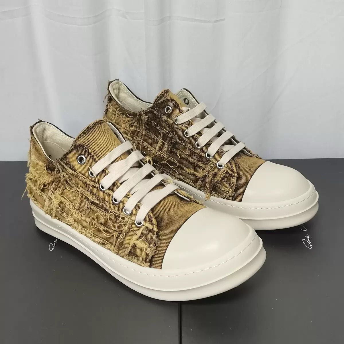 Sneakers 214