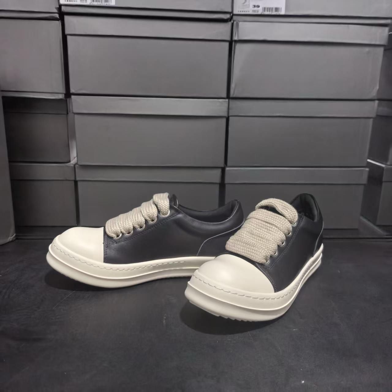 Sneakers 202