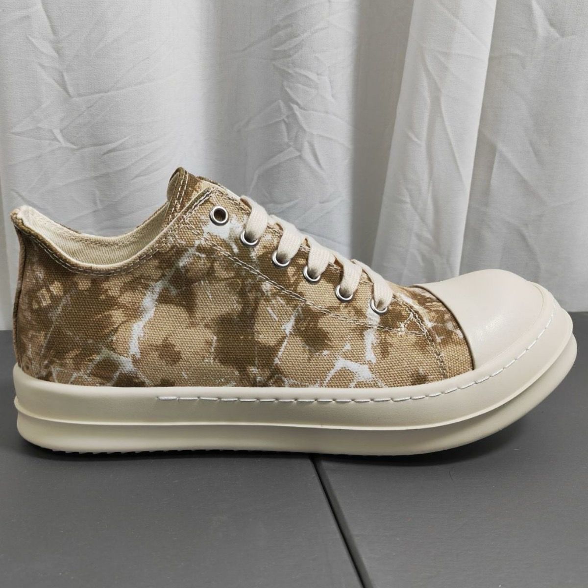 Sneakers 207