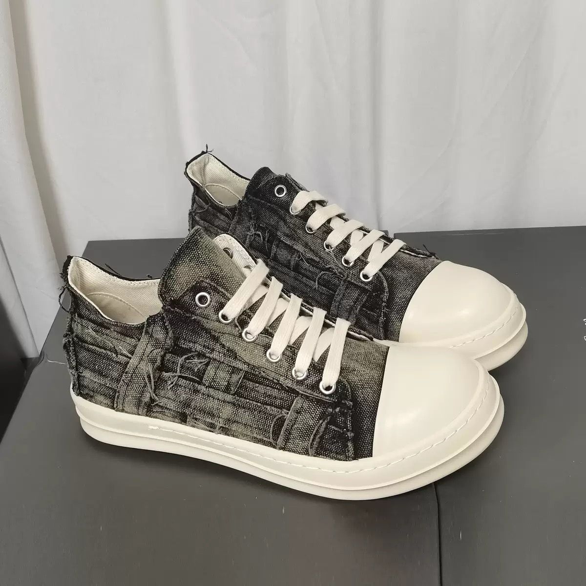 Sneakers 215