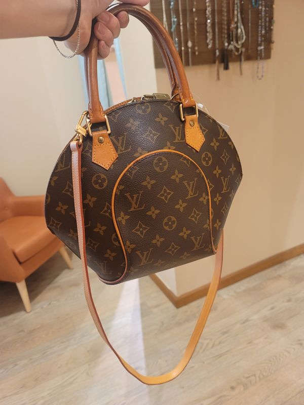 Louis Vuitton Ellipse Monogram Handbag Louis Vuitton Ellipse Monogram Handbag